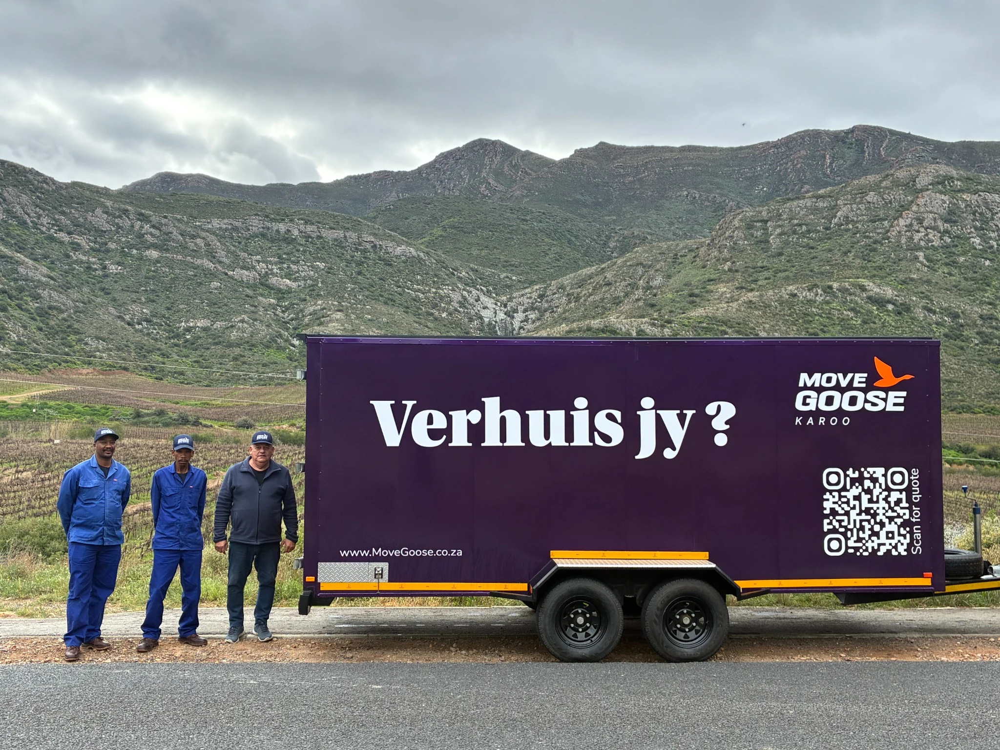 Move Goose enclosed trailer on a Karoo mountain route